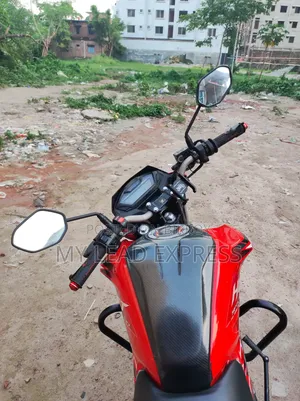 Honda CB 2018 Red