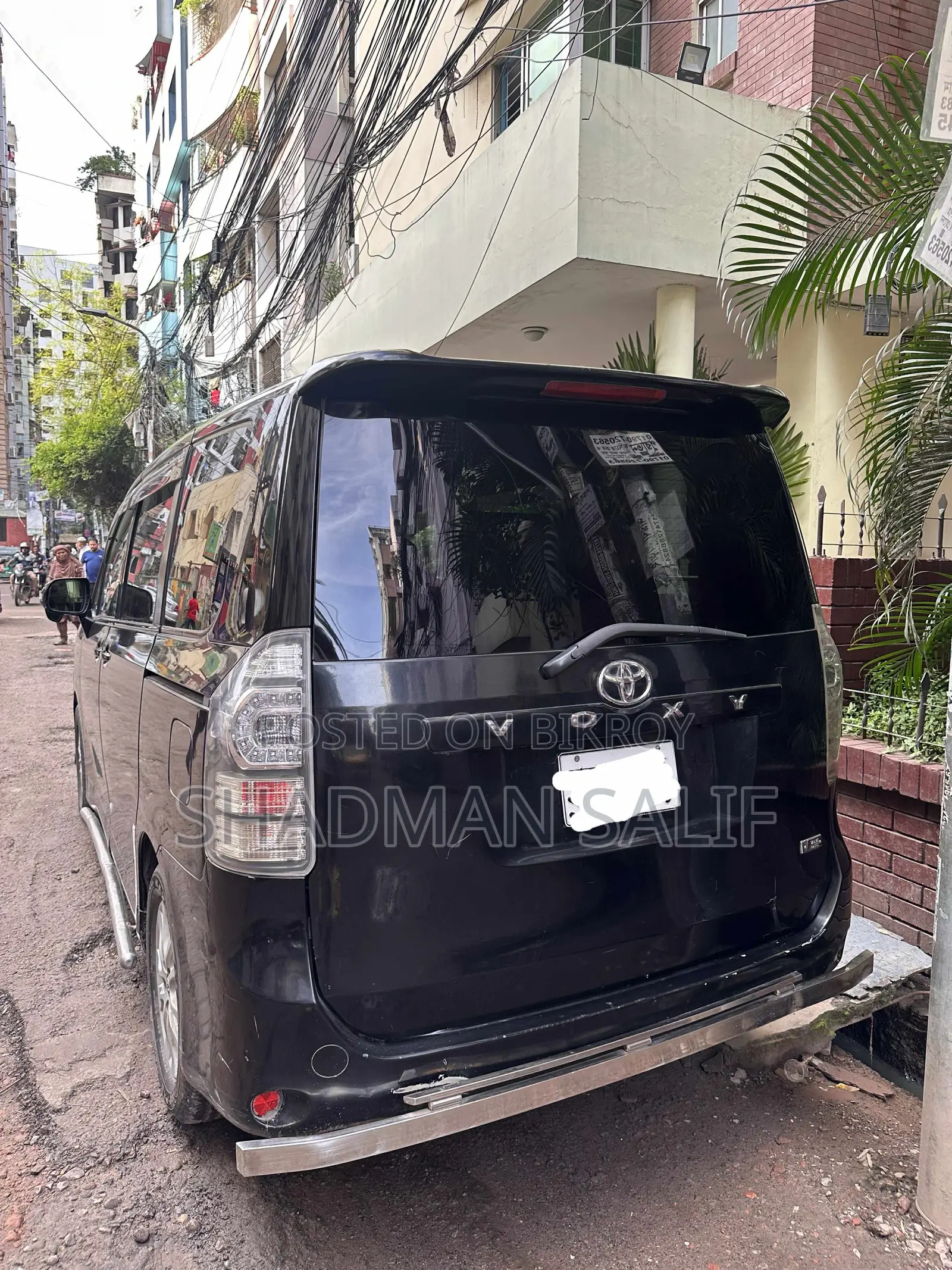 টয়োটা ভক্সি ২০১১ কালো