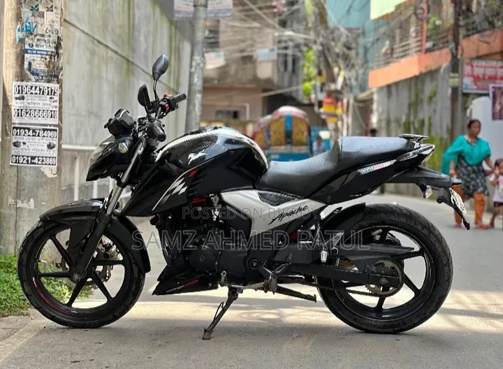 TVS Apache RTR 160 4V 2021 Black
