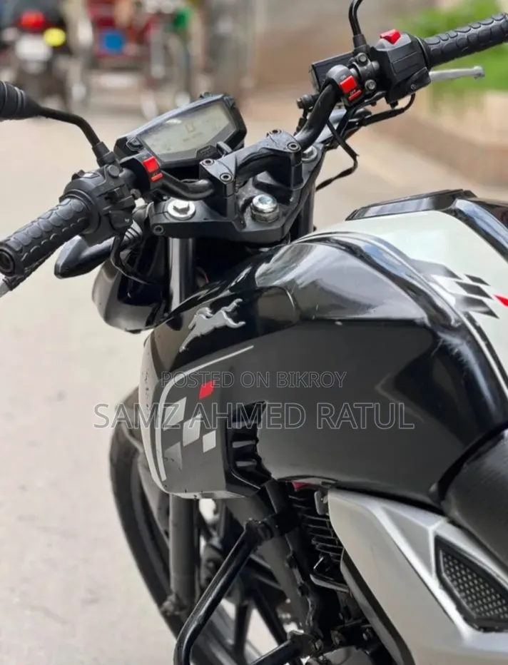 TVS Apache RTR 160 4V 2021 Black