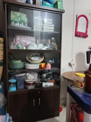 Want to sell a showcase/bookshelf