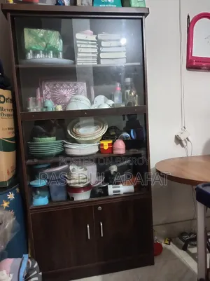 Want to sell a showcase/bookshelf