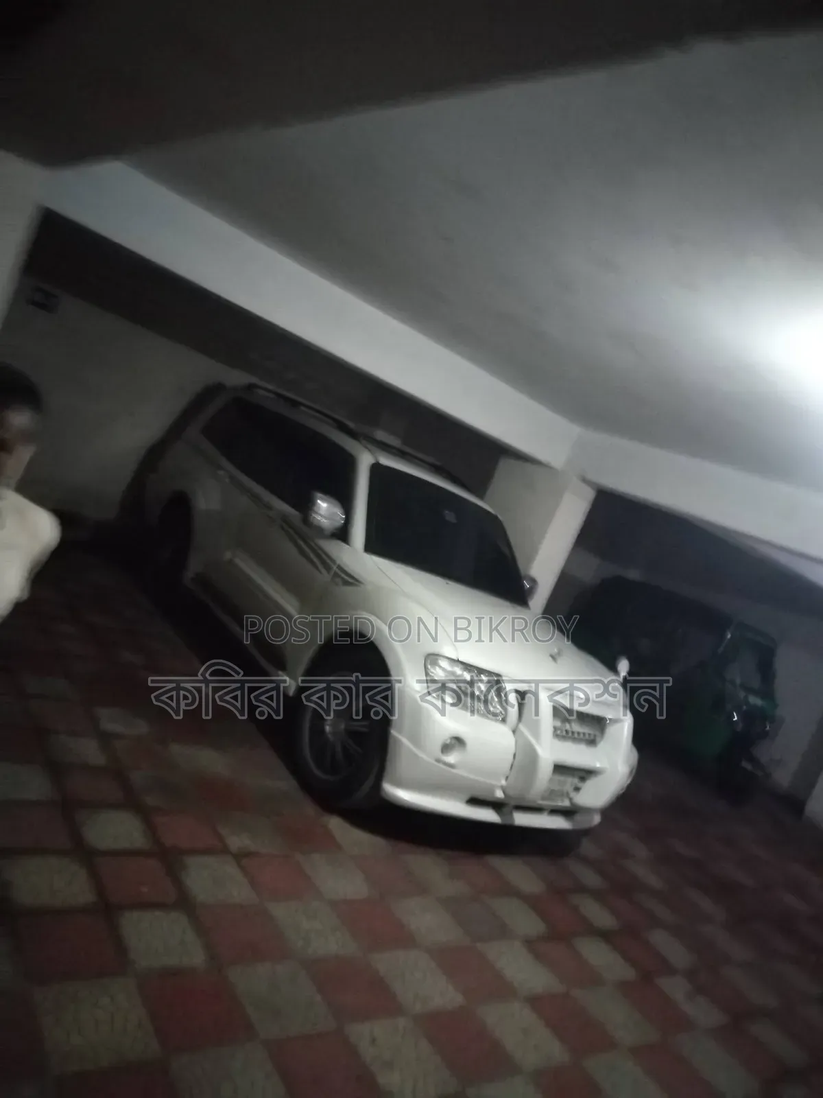মিতসুবিশি পাজেরো ২০০৩ পার্ল