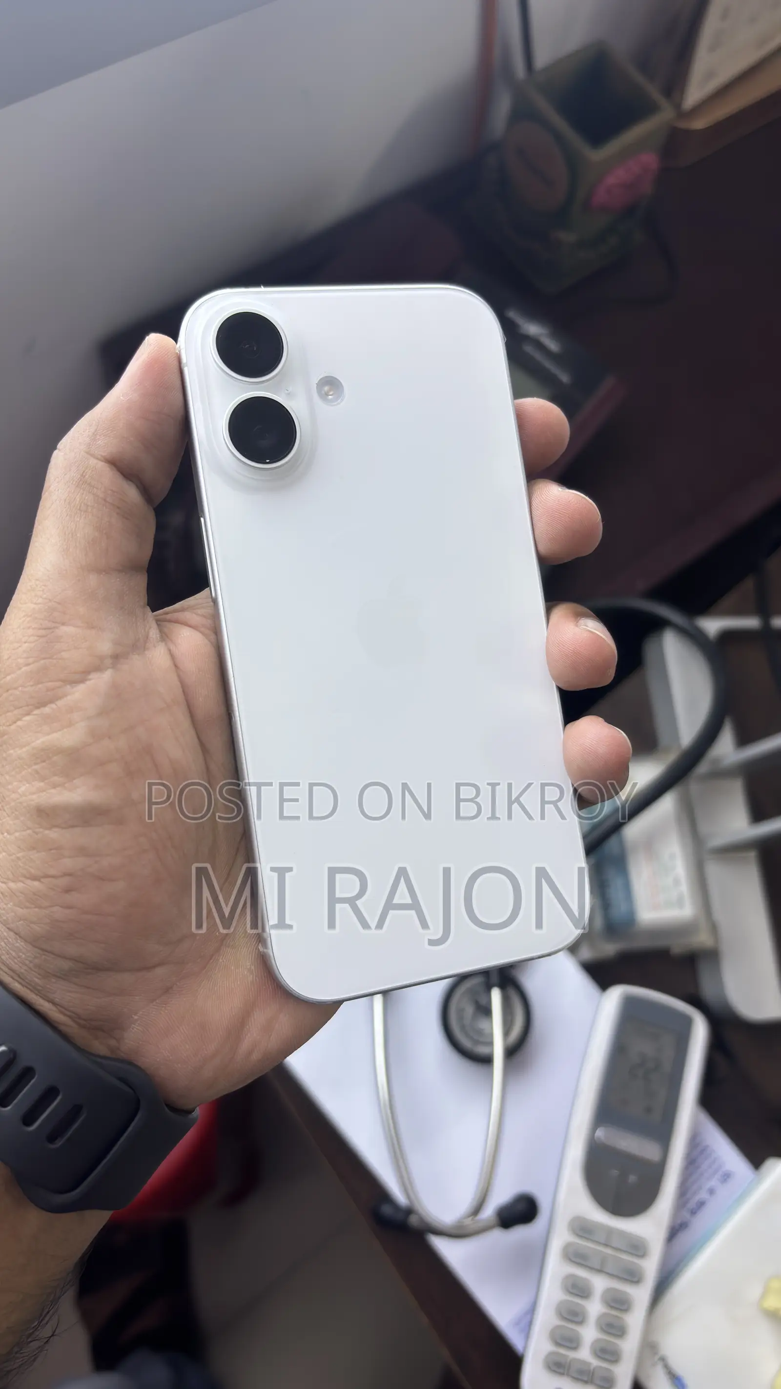 New Apple iPhone 16 128 GB White