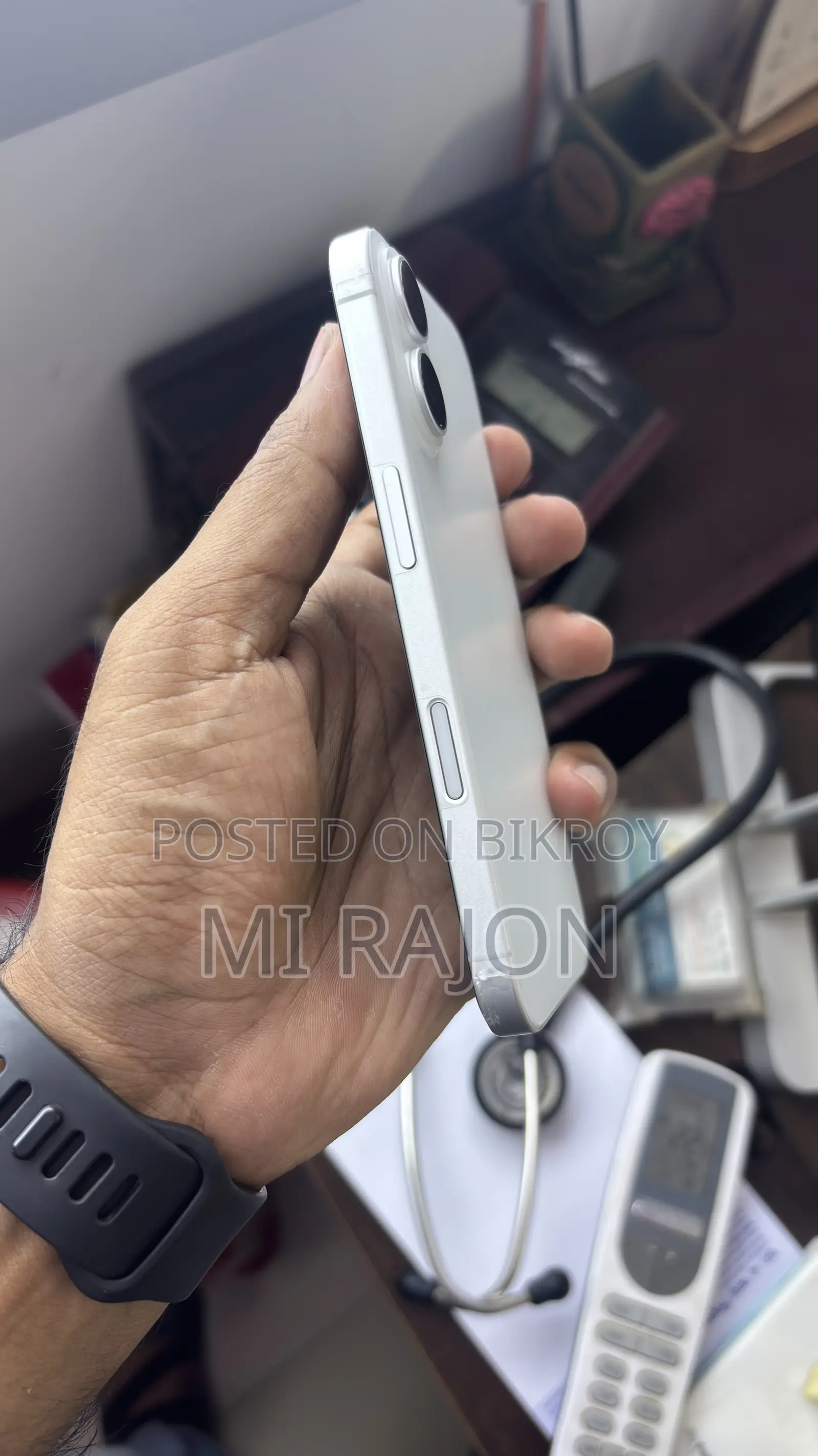 New Apple iPhone 16 128 GB White