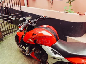 টিভিএস অ্যাপাচি আরটিআর ১৬০ ৪ভি ২০২১ লাল