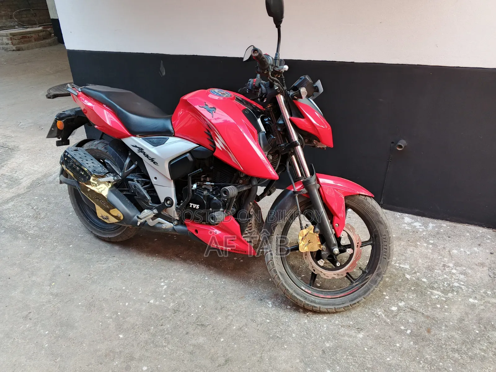 টিভিএস অ্যাপাচি আরটিআর ১৬০ ৪ভি ২০২১ লাল