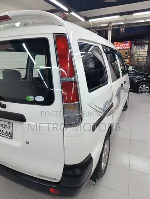 Toyota Noah 2007 White