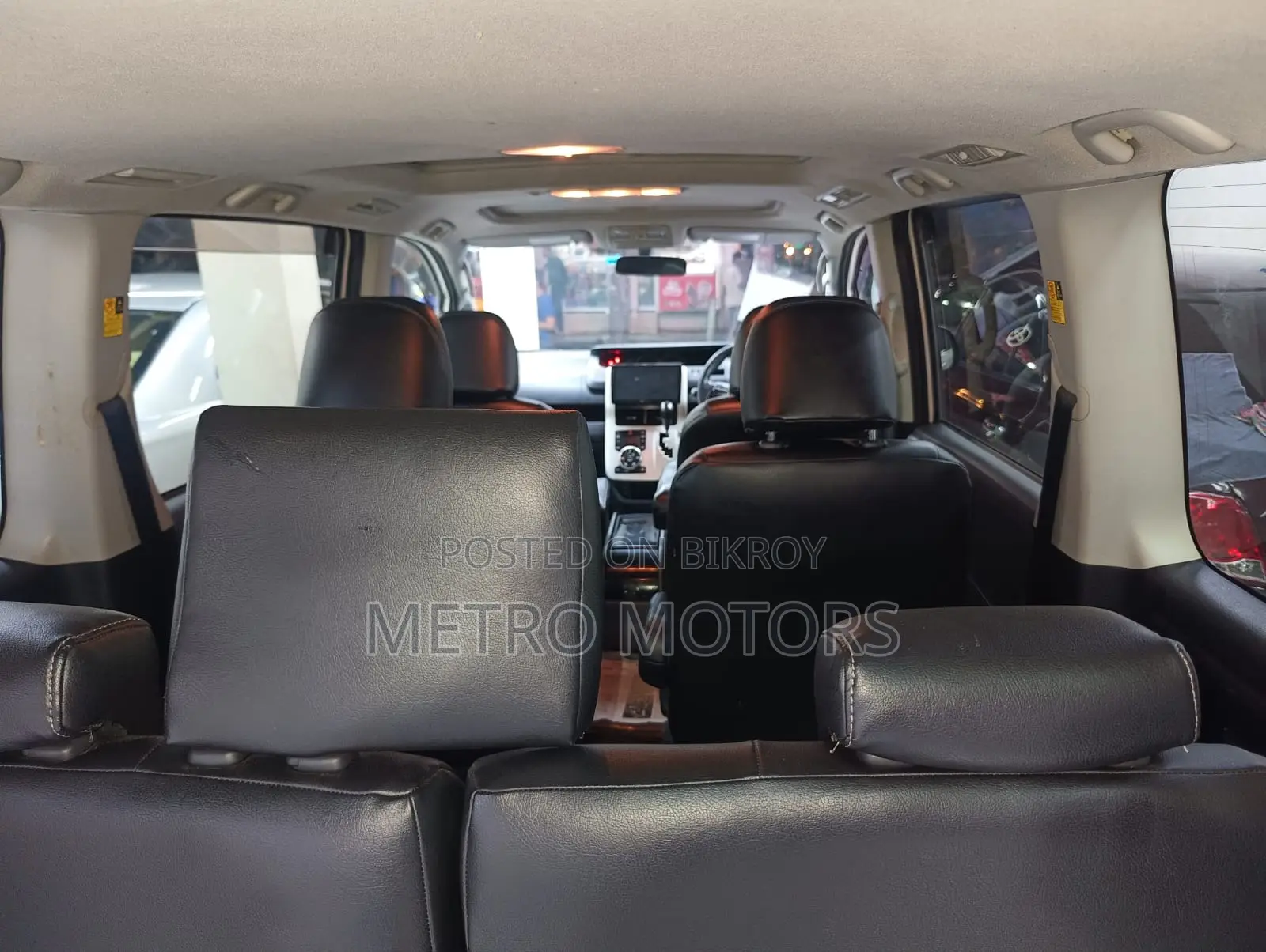 Toyota Noah 2011 Pearl