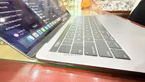 Laptop Apple MacBook 2018 16GB Intel Core i7 SSD 256GB