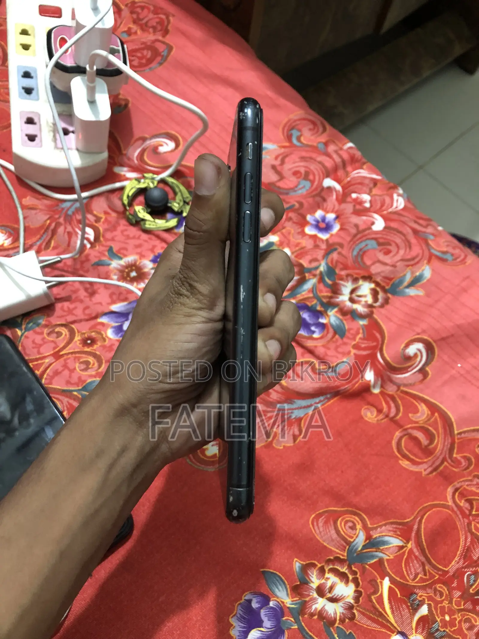 অ্যাপল আইফোন এক্সআর ১২৮ জিবি ব্ল্যাক