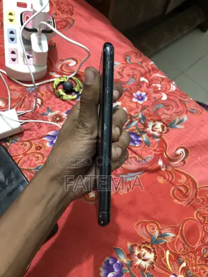 অ্যাপল আইফোন এক্সআর ১২৮ জিবি ব্ল্যাক