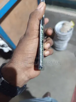 আইকিউওও ২৫৬ জিবি