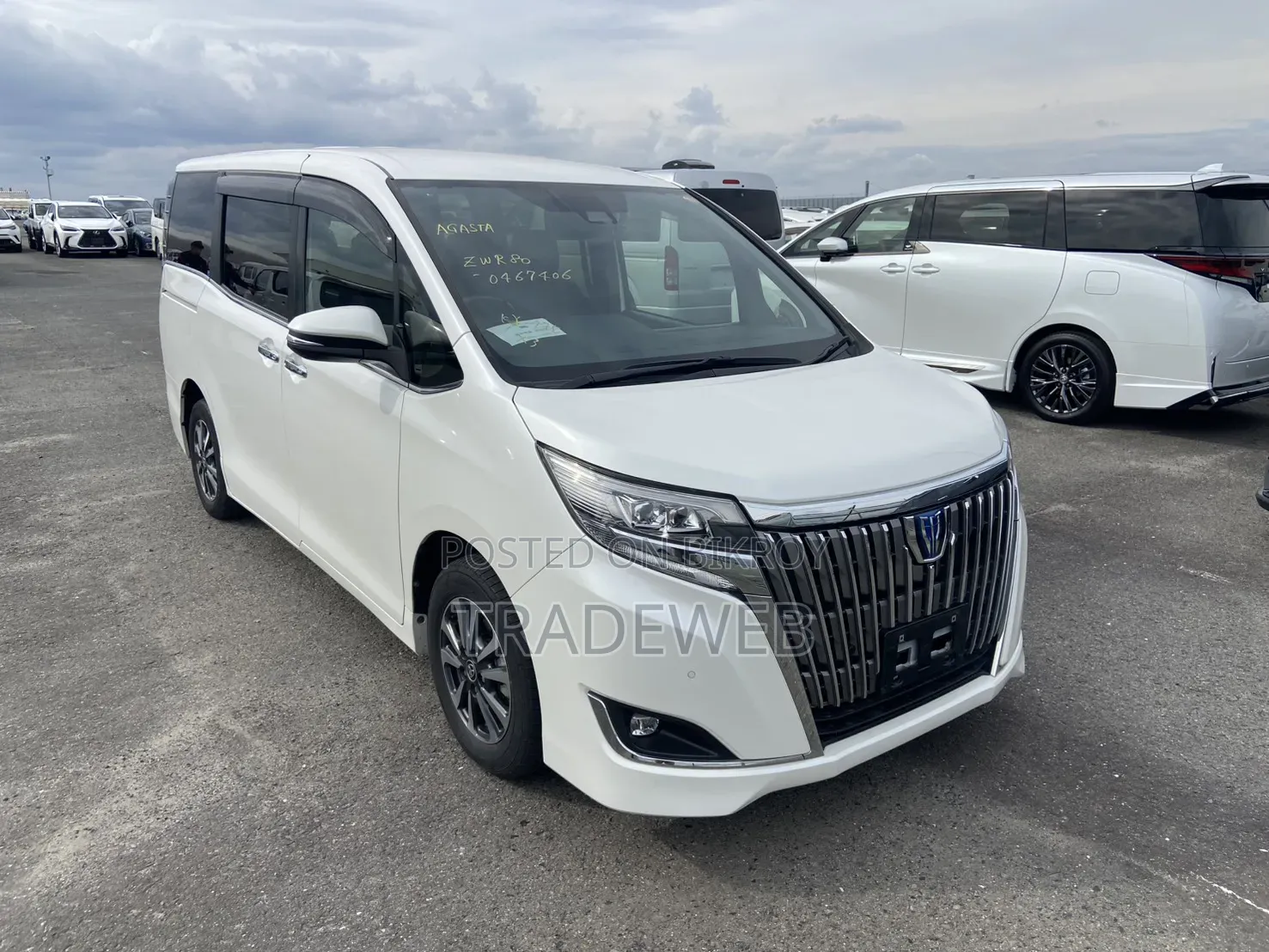 Toyota Esquire 2020 Pearl