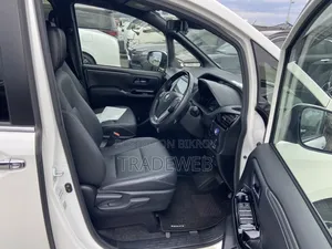 Toyota Esquire 2020 Pearl