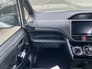 Toyota Esquire 2020 Pearl