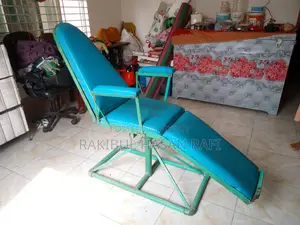 ম্যানুয়াল ডেন্টাল/বিউটি পার্লার চেয়ার