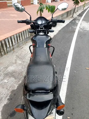 সুজুকি হায়াতে ২০১৫ ব্ল্যাক