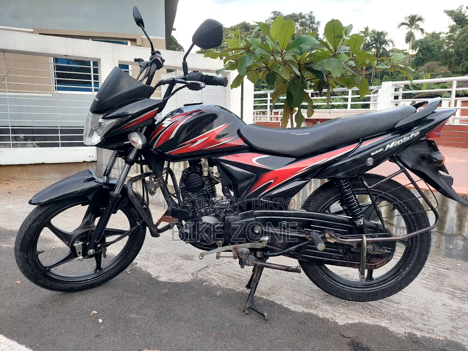 সুজুকি হায়াতে ২০১৫ ব্ল্যাক
