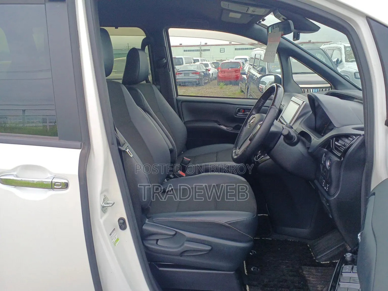 Toyota Noah 2021 Pearl