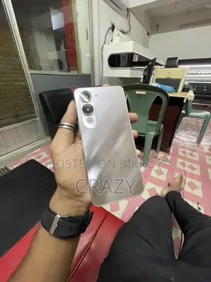 Vivo Y04 64 GB