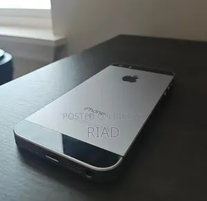 Apple iPhone SE 32 GB Silver