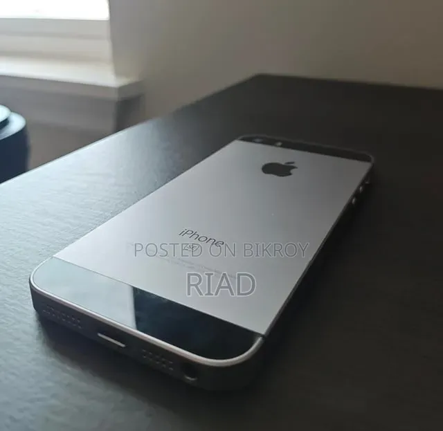 Apple iPhone SE 32 GB Silver