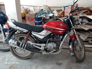 Yamaha 2004 Red