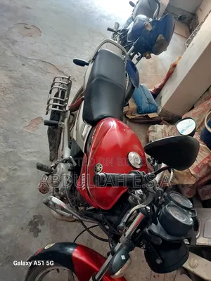 Yamaha 2004 Red