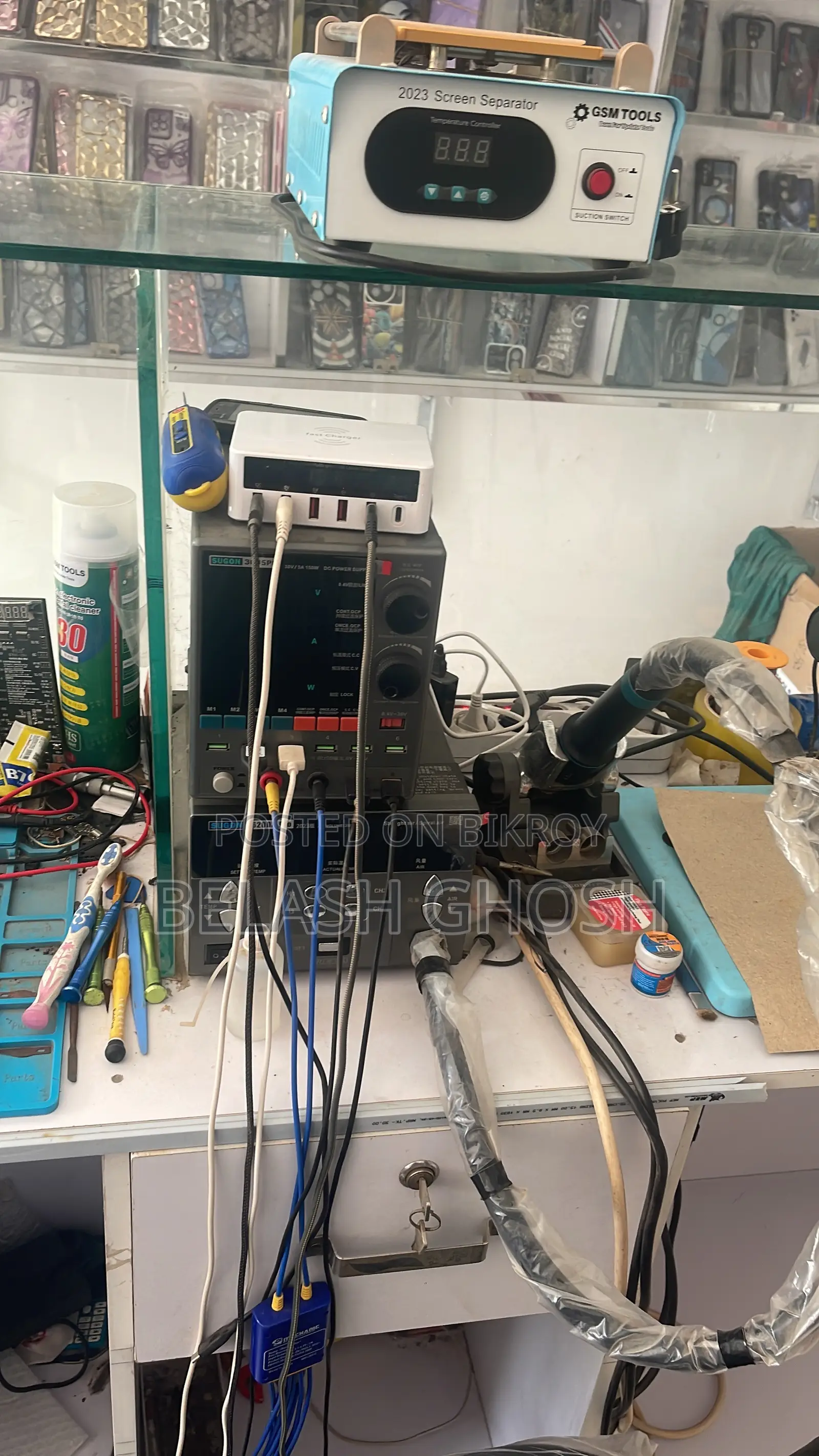 Mobile Repair Shop Sale With Goods