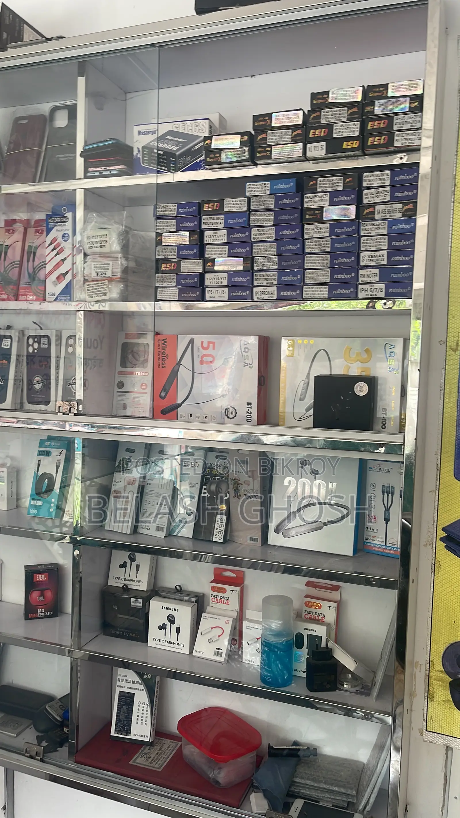 Mobile Repair Shop Sale With Goods