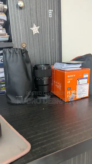 Sony FE 90mm F2.8 Macro G OSS Lens – Like New