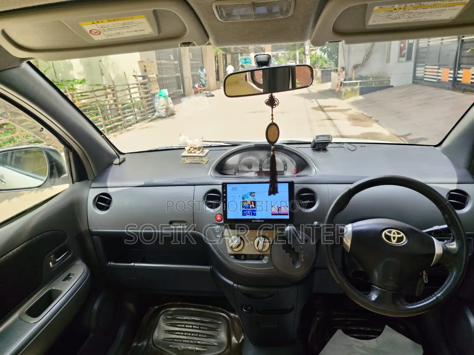 Toyota Sienta 1.5 All Wheel Drive 2012 White