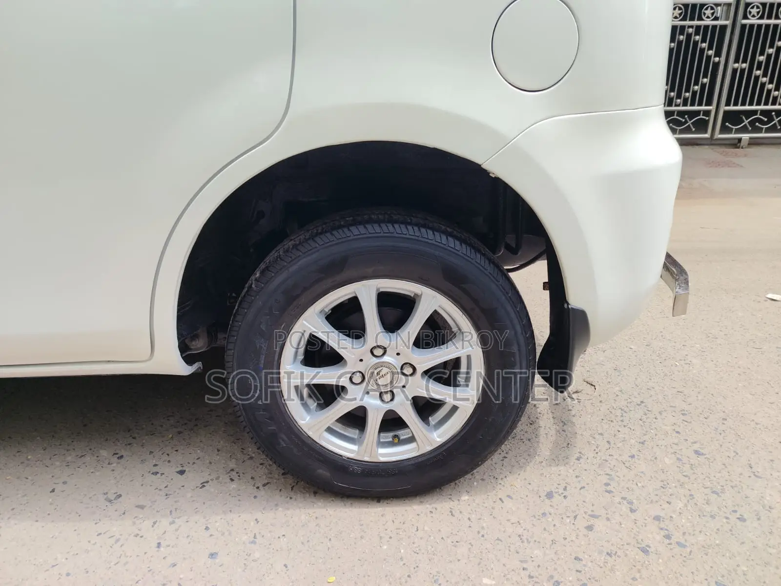 Toyota Sienta 1.5 All Wheel Drive 2012 White
