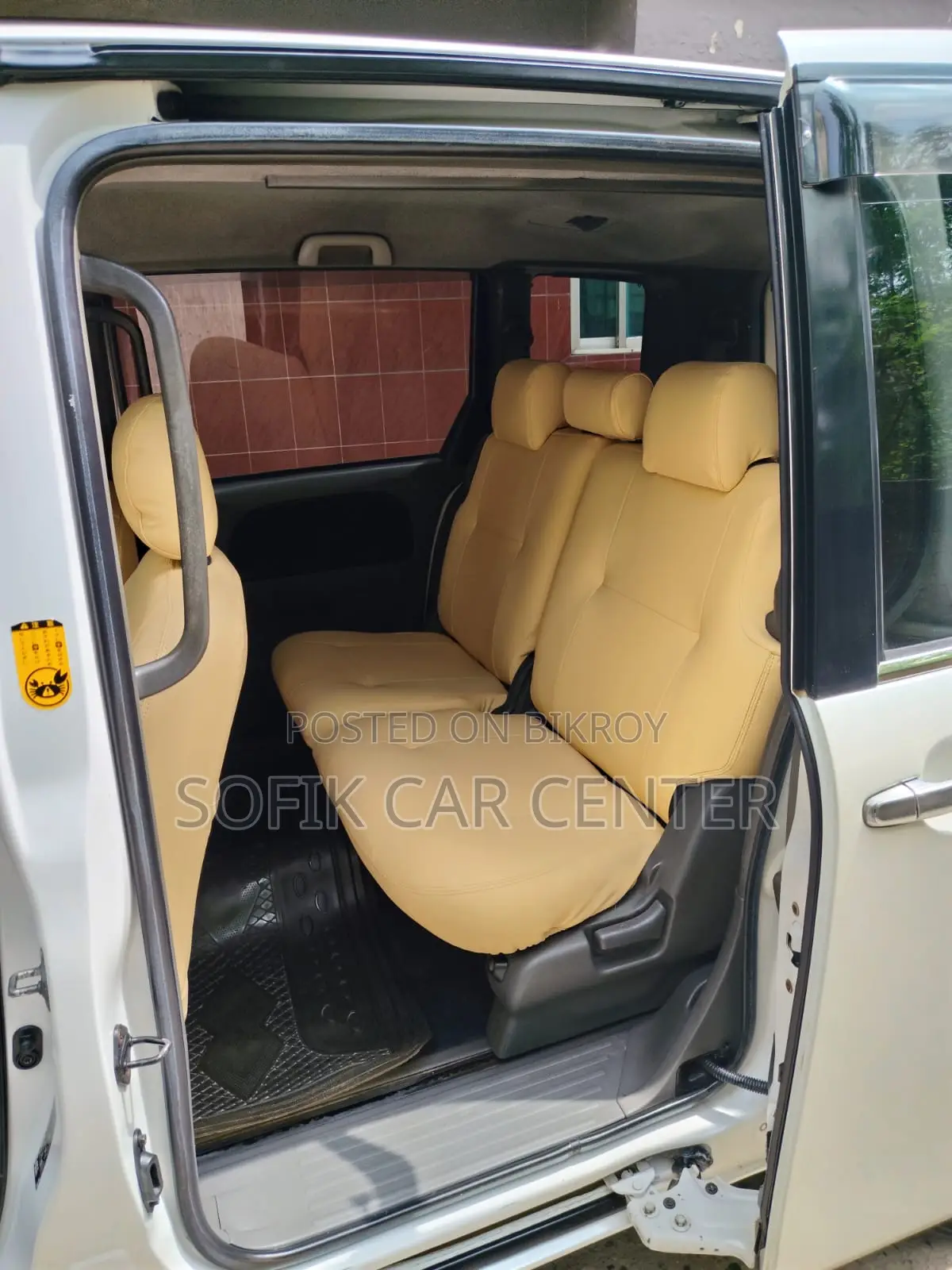 Toyota Sienta 1.5 All Wheel Drive 2012 White