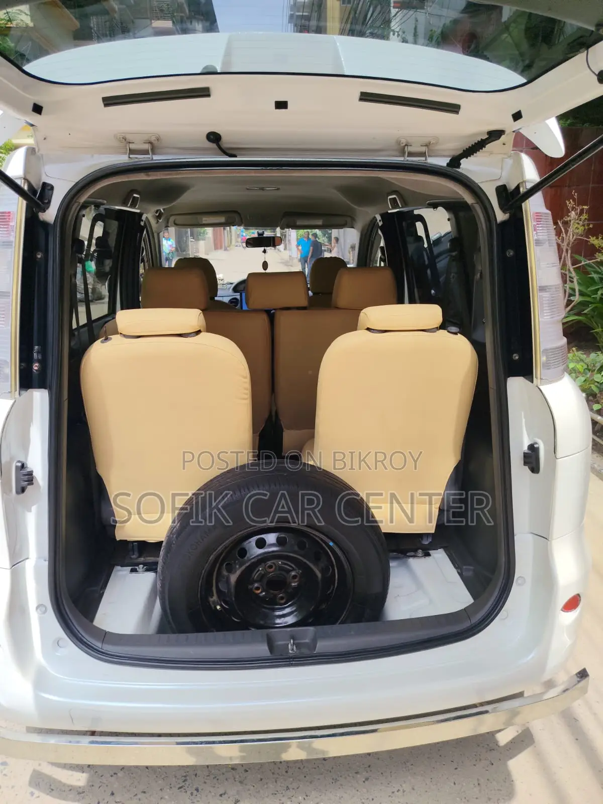 Toyota Sienta 1.5 All Wheel Drive 2012 White