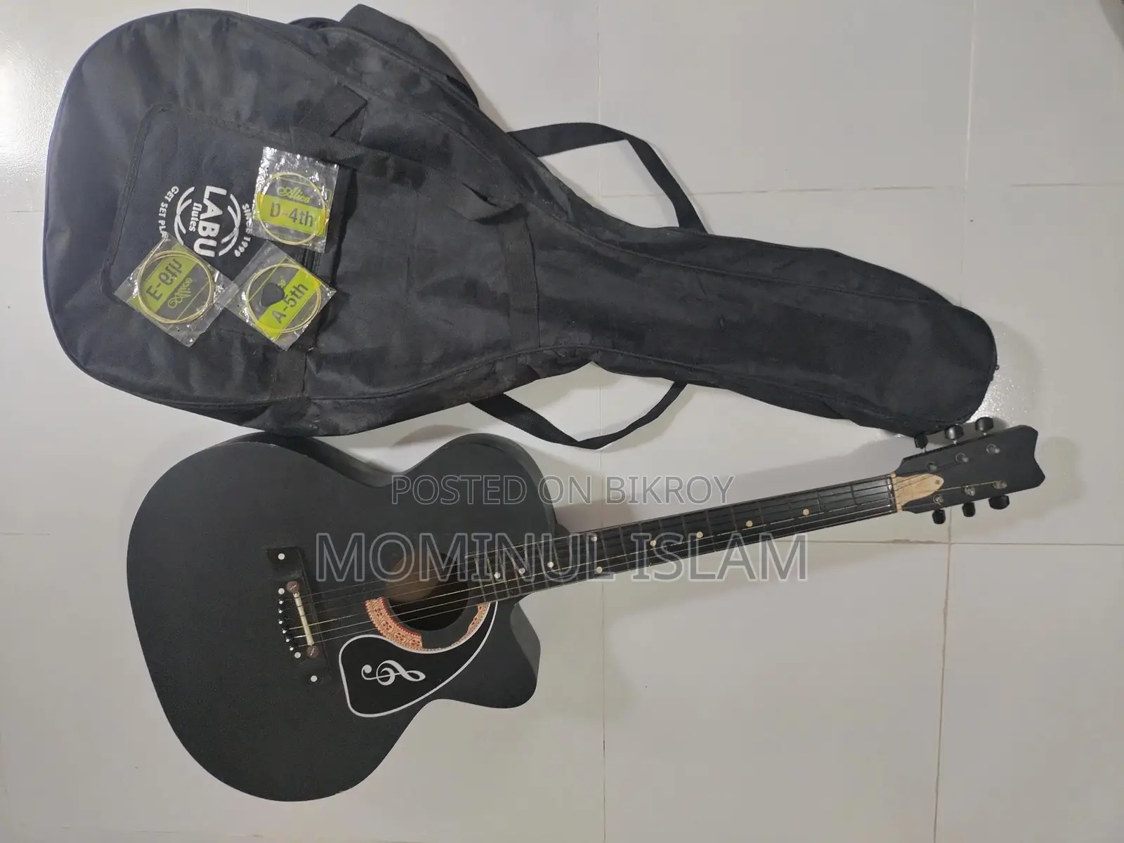Guitar Sell With 3 New Strings and 1 Pick গিফট