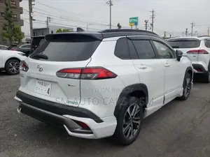 টয়োটা করোল্লা ক্রস ২০২৪ পার্ল