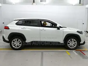Toyota Corolla Cross 1.8 Hybrid AWD 2021 Pearl