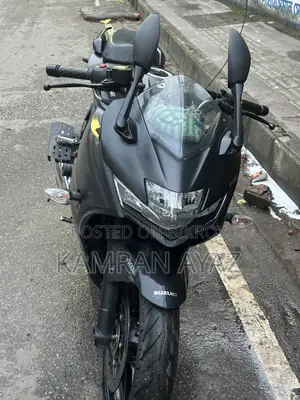 সুজুকি জিক্সার এসএফ ২৫০ ২০২৫ কালো