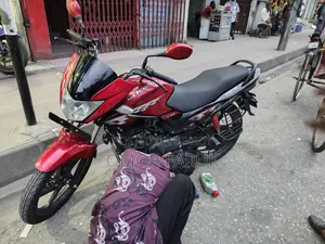 Hero Glamour 2022 Red