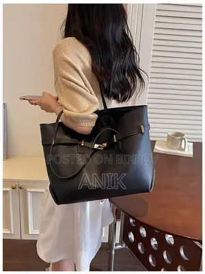 Urban Elegance Shoulder Bag