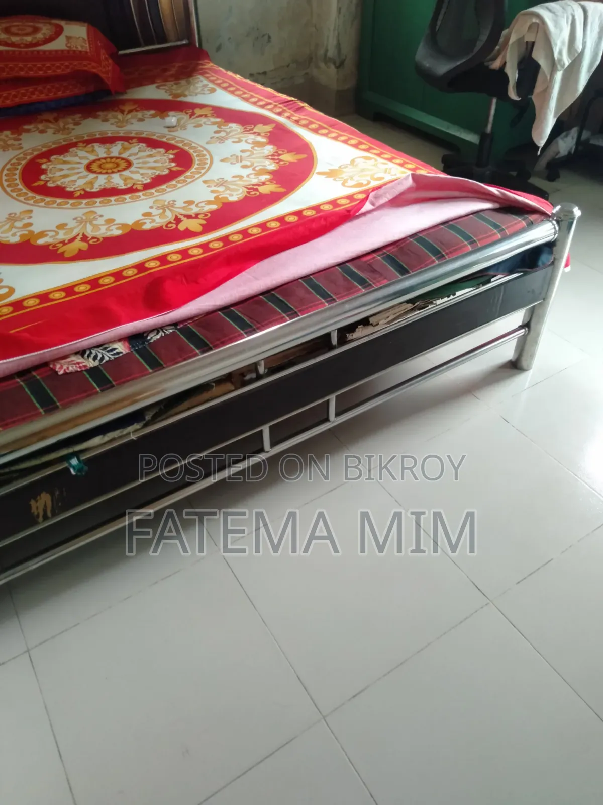 স্টীলের খাট