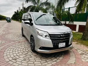Toyota Noah 2016 Silver