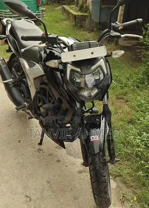 TVS Apache RTR 160 4V 2022 Black