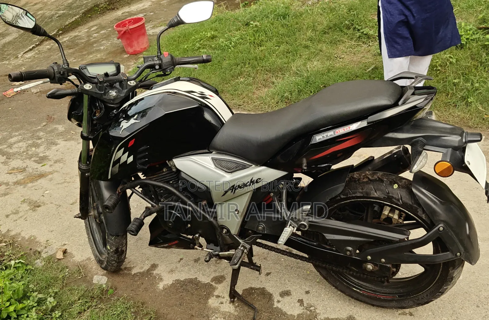 TVS Apache RTR 160 4V 2022 Black