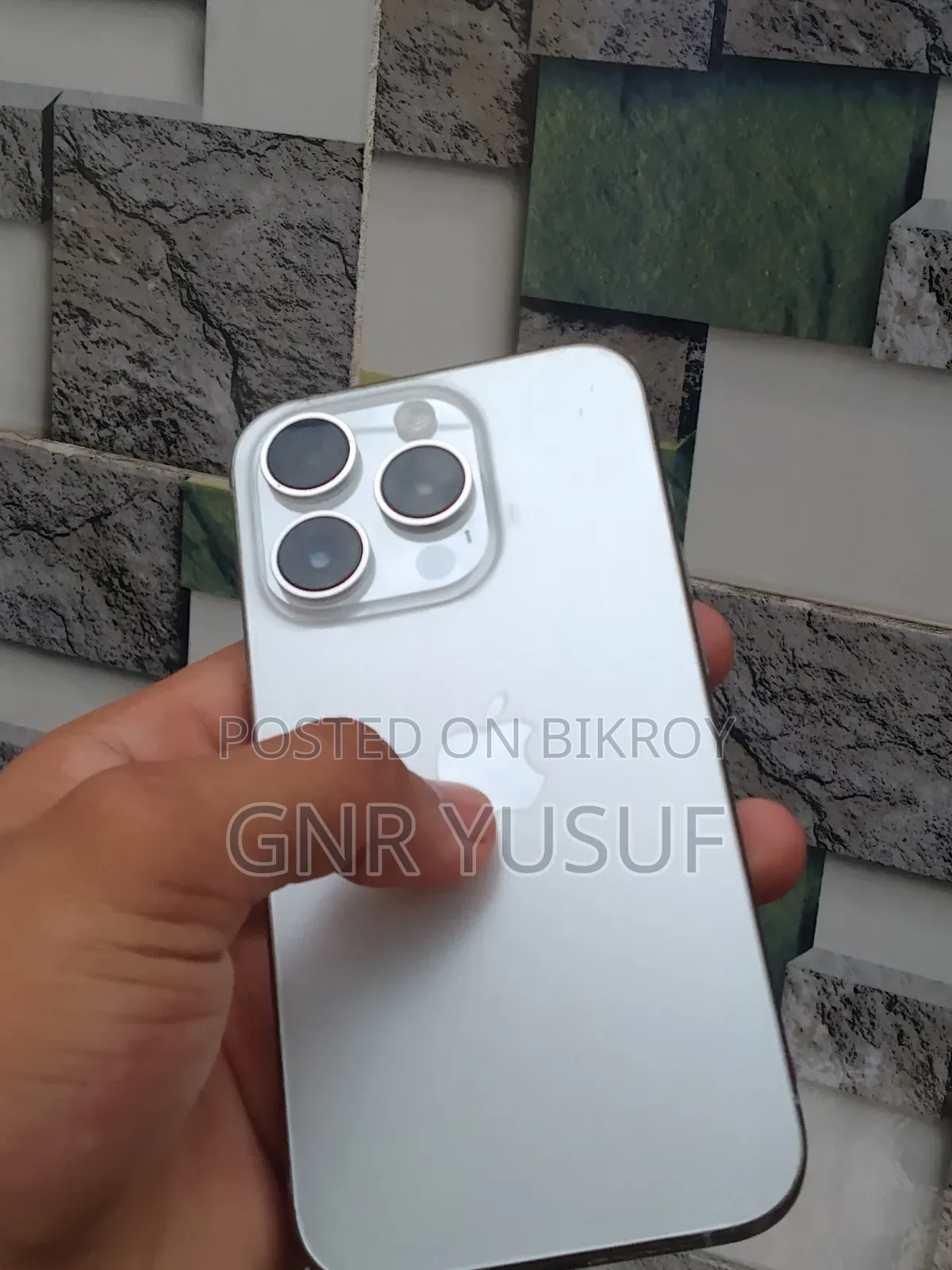 অ্যাপল আইফোন ১৫ প্রো ২৫৬ জিবি হোয়াইট