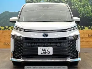 টয়োটা ভক্সি ২০২২ পার্ল