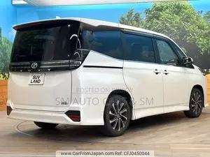 টয়োটা ভক্সি ২০২২ পার্ল