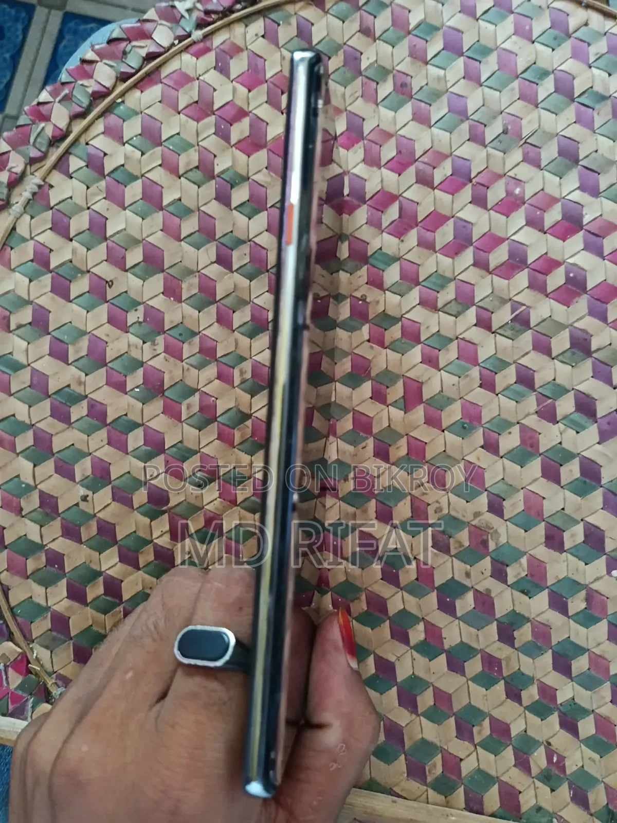 টেকনো ক্যামন ৪০ প্রো ৪জি ২৫৬ জিবি ব্ল্যাক